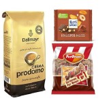 Кофе в зернах, шоколад и шоколадные батончики